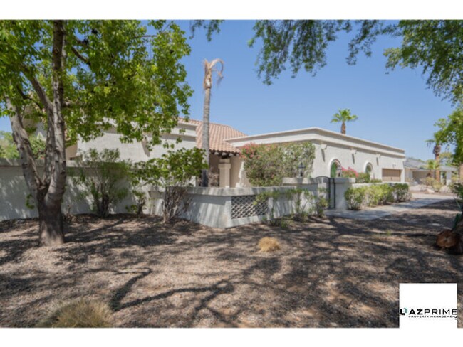 Foto del edificio - Elegant 4/2.5 Furnished Scottsdale Oasis w...