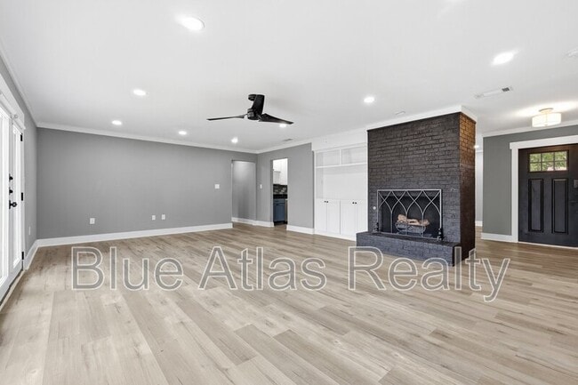 Building Photo - 15625 Terrace Lawn Cir