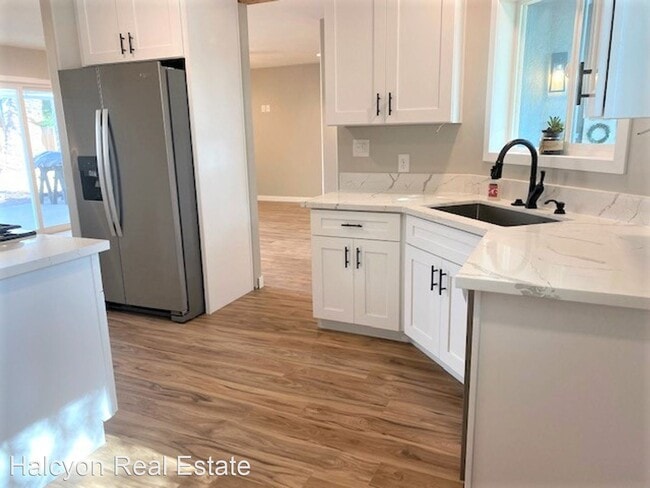 Building Photo - 3 br, 1.5 bath House - 13141 Acton Ave