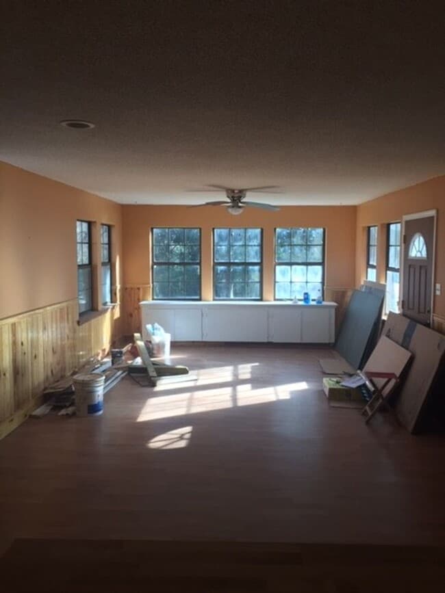 Building Photo - 210 Pineleaf Ln