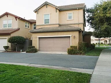 Building Photo - 3000 Calmo Way