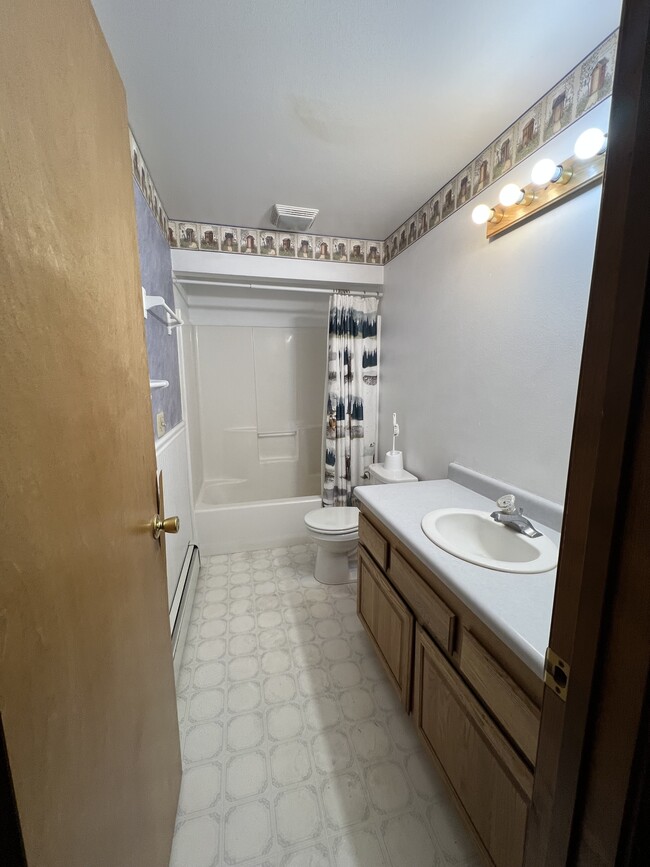 Building Photo - 4090 Bobcat Dr
