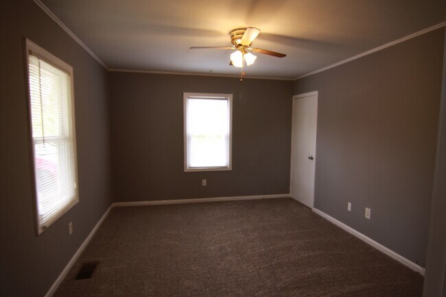Foto del edificio - 2 Bedroom Pet Friendly Home For Rent!