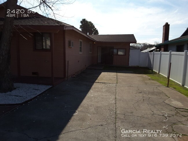Building Photo - 3/4 bedroom 1 bath in South Sac