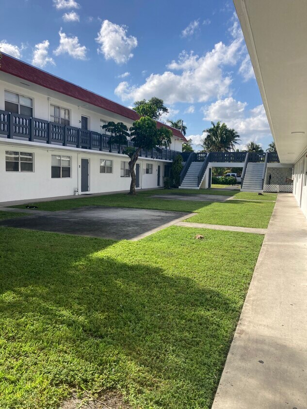 Primary Photo - 111 NW 152nd St