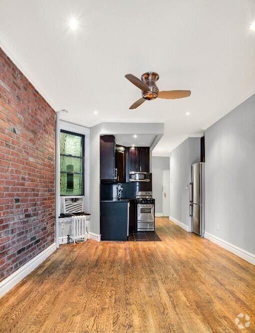 Building Photo - 250 Mott St