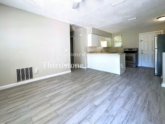 Foto del edificio - 1160 Comanche St