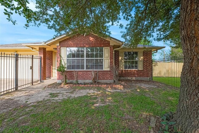 Building Photo - 10111 Woodico Dr