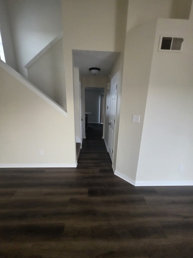 Foto del edificio - 4819 May Ridge Ln