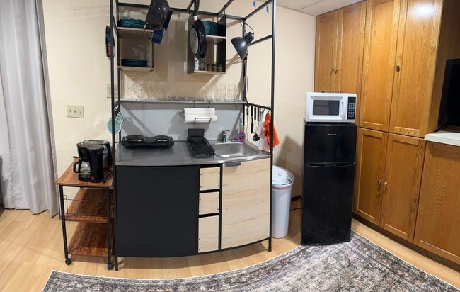 Building Photo - 512 E 16th Ave