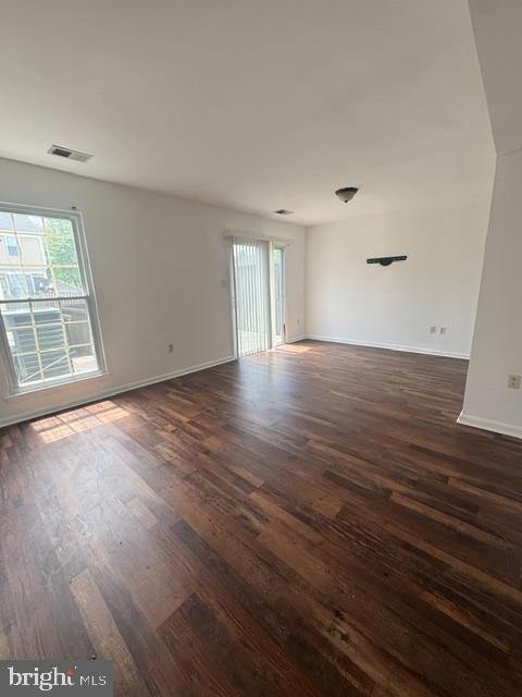 Building Photo - 551 Short Curve Rd