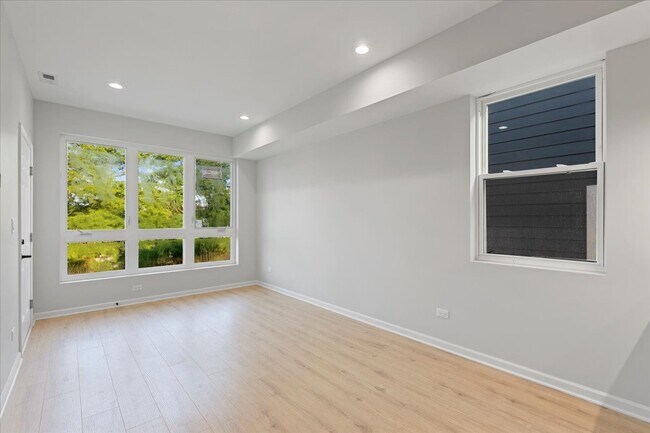 Foto del edificio - 4537 S Evans Ave