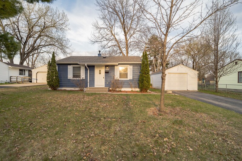 Foto principal - 8331 3rd Ave S