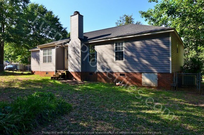 Building Photo - 15 Garrington Court Chapin SC 29036