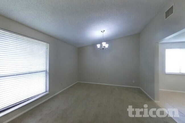 Foto del edificio - 8338 Knotts Landing Dr E