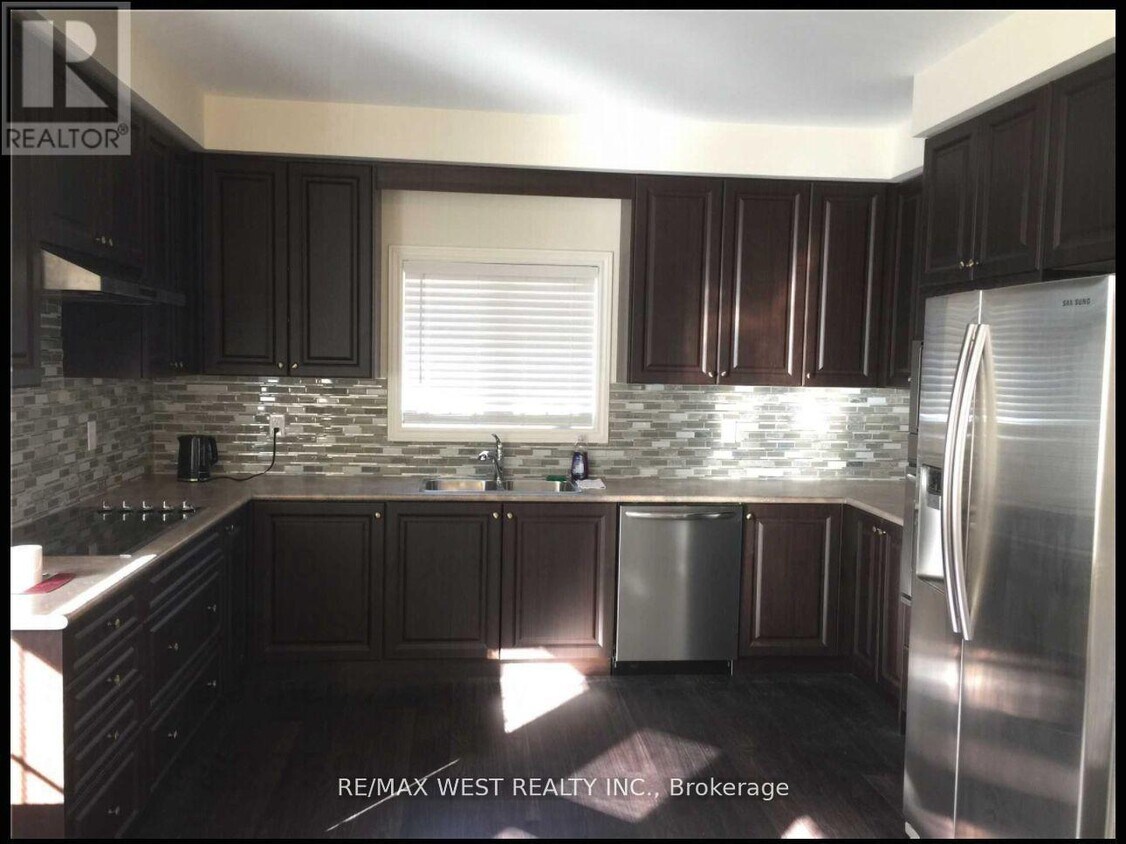 Photo principale - 3052 Max Khan Blvd