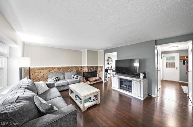 Building Photo - 1799 Higby Dr