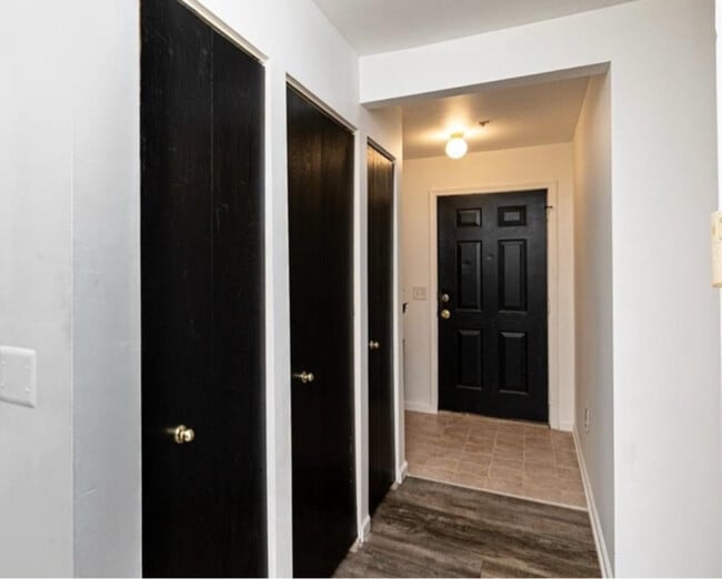 Building Photo - 867 Amanda Ln