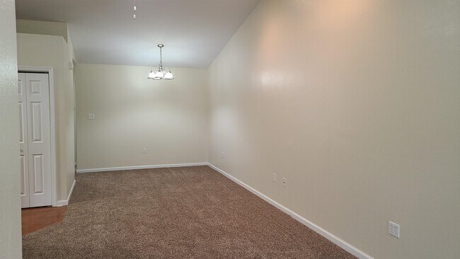 Building Photo - 2410 Quazar Cir