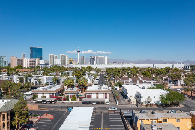 Foto del edificio - Pueblo Condos