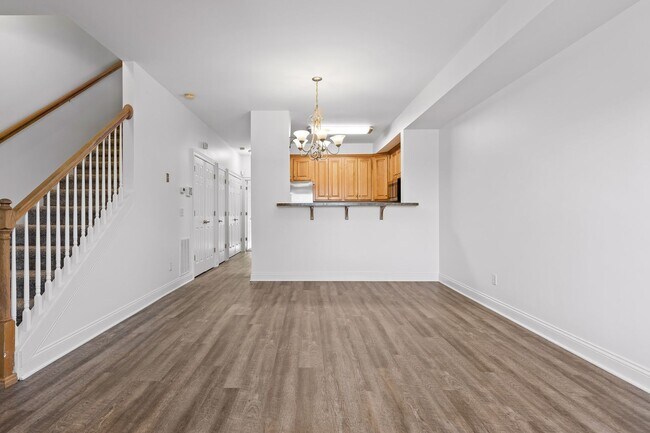 Foto del edificio - 3-bedroom 2-bathroom townhome now availabl...