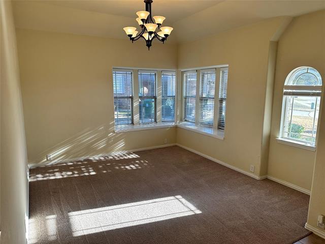 Building Photo - 701 Meadowbrook Ln