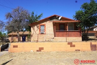 Building Photo - 2418 N Inyo St
