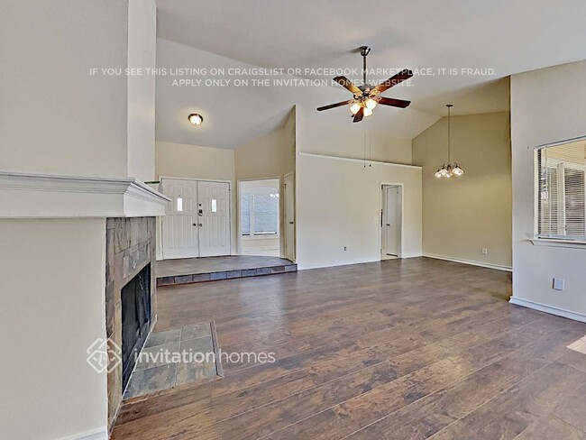 Foto del edificio - 3214 Cliffview Dr