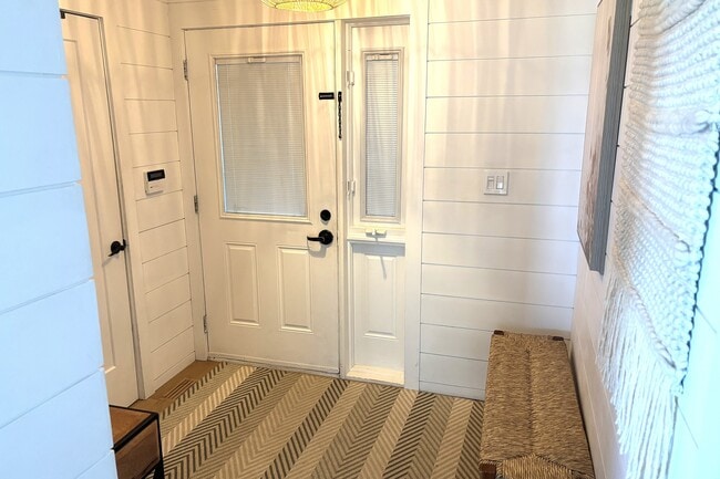 Building Photo - 534 Mariners Way