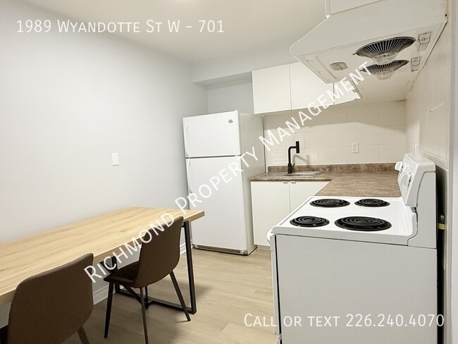 Photo du bâtiment - 1989 Wyandotte St W
