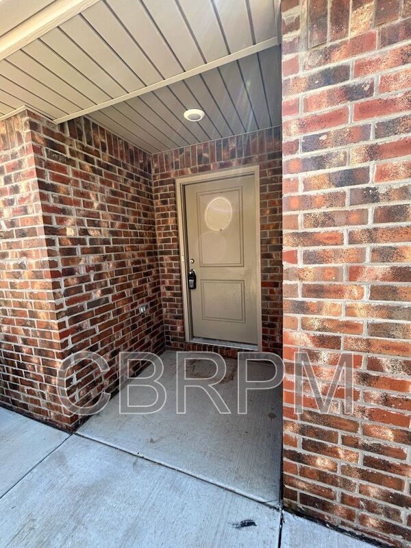 Foto del edificio - 2110 N Avenue J Ave