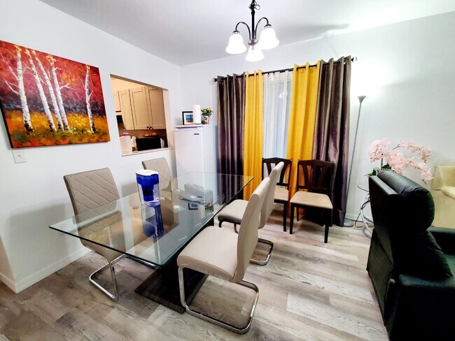 Foto del edificio - 4717 SW 69th Ter