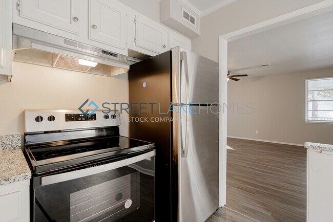 Building Photo - NOW OFFERING HALF OFF THE FIRST FULL MONTH...