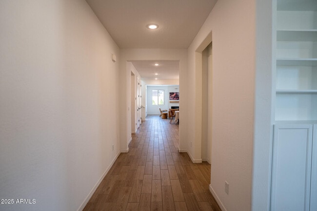 Building Photo - 4368 N Pioneer Dr