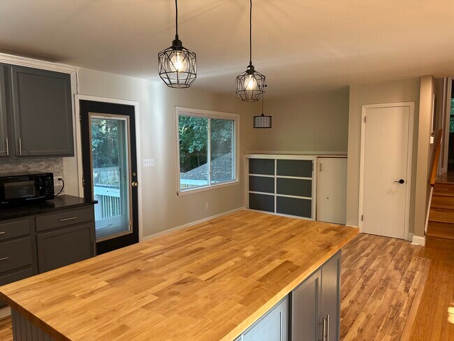 Foto del edificio - 3805 Colewood Dr