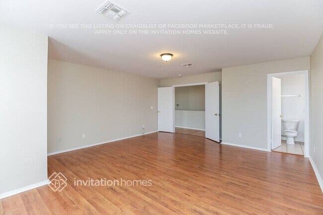 Building Photo - 11051 E Flower Ave