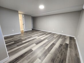 Building Photo - 652 S Jefferson Ave