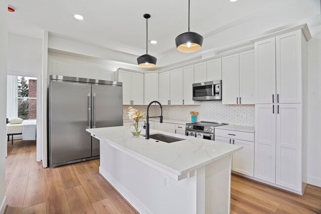 Foto del edificio - 235 F St NE