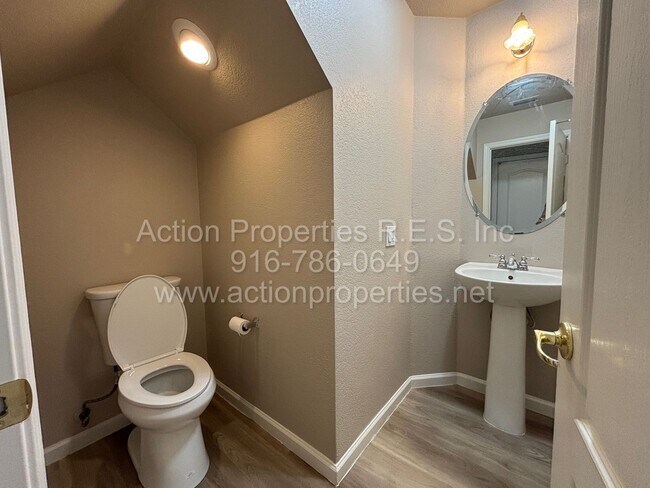 Foto del edificio - West Roseville Two Story, 4 Bedroom, 2.5 b...