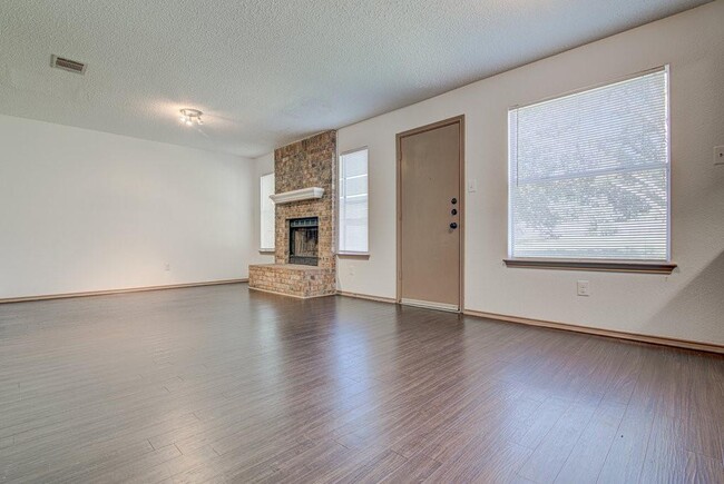 Building Photo - 8710 Piney Creek Bend