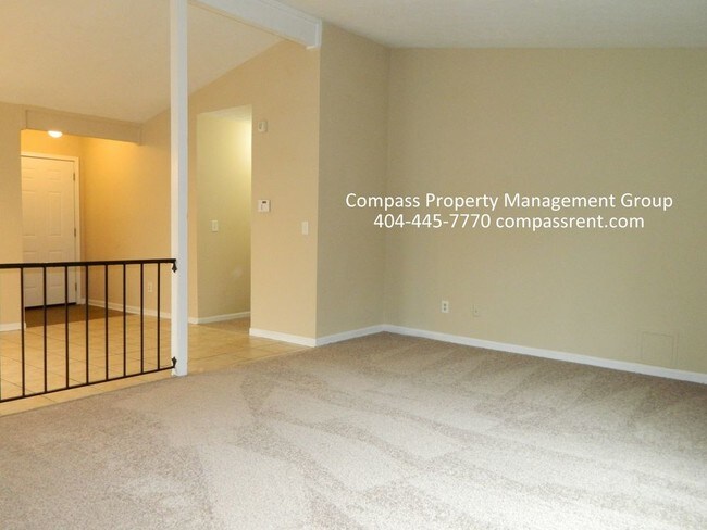 Building Photo - Great Curb Appeal Great Location Lovely home