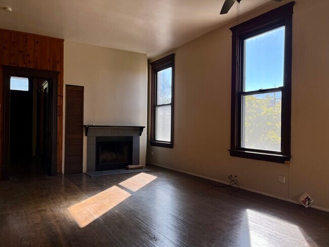 Foto del edificio - 3765 N Kenmore Ave