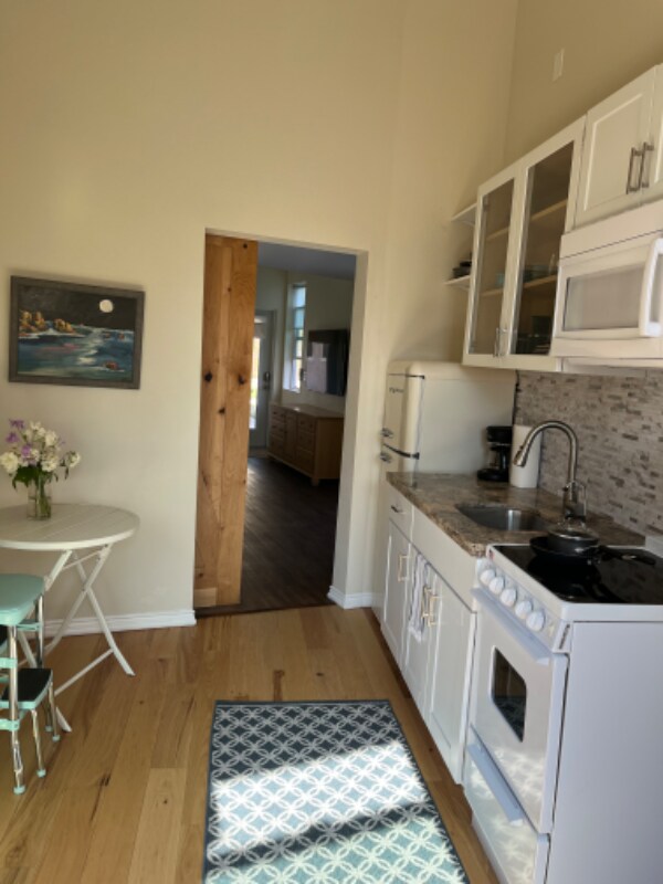 Building Photo - 6086 Palomar Cir