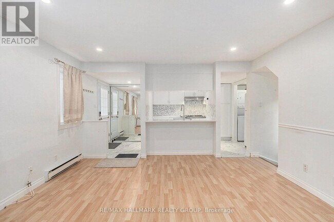 Photo du bâtiment - 1204 Shillington Ave