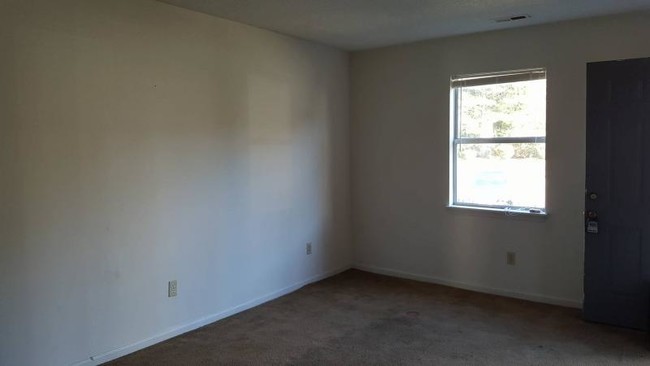 Building Photo - 3002 Caldwell Ct