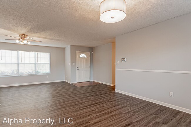 Foto del edificio - 3 br, 2 bath House - 18 Warren Ct