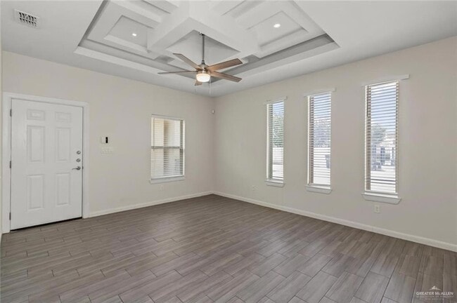Building Photo - 704 E Myrtle Beach Ave