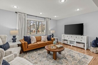 Building Photo - 201 N Dogwood St