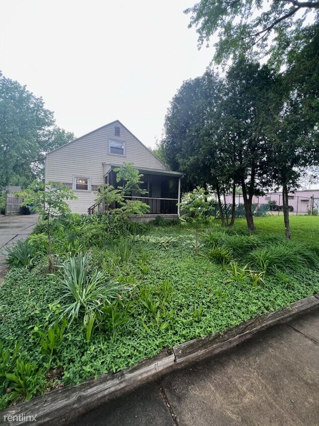 Primary Photo - 4 br, 1 bath House - 140 Dale St