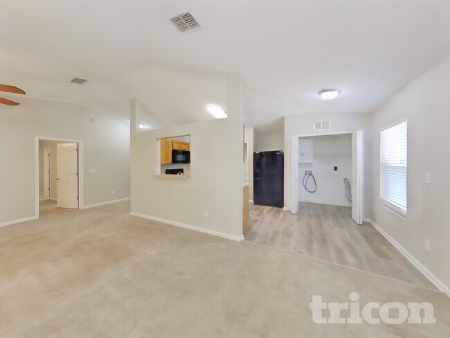 Foto del edificio - 9790 Watershed Drive West